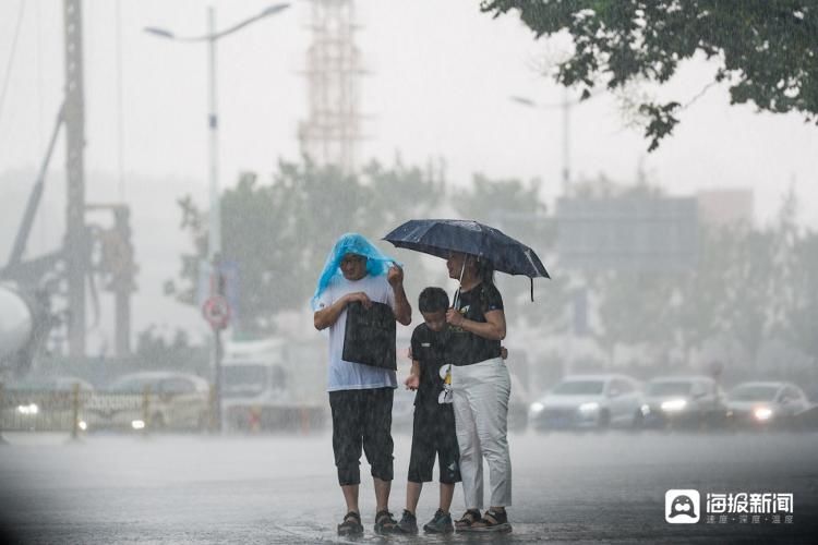 【组图】台风“前奏”？晚高峰暴雨“奇袭”济南市区