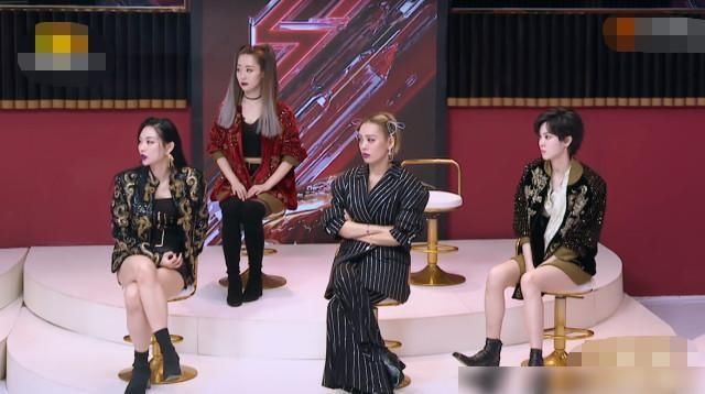  次公演|《乘风破浪》四公选人，蓝盈莹主动加入宁静组，宁静反应引热议