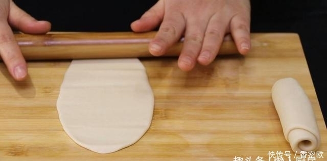 外皮|在家不出门,教你红薯饼的新做法,外皮酥的掉渣,看到它口水直流