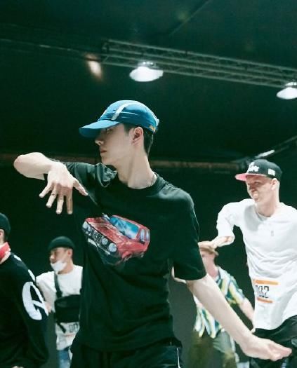 队长|《街3》中他只得了第四名,王一博“舞技”是否被粉丝吹的太厉害?