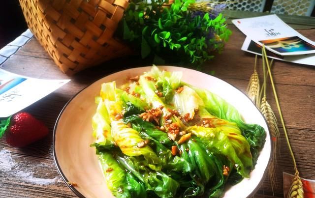  方法|生菜可不是让你“生着吃”，几种生菜的烹饪方法，非常适合夏天