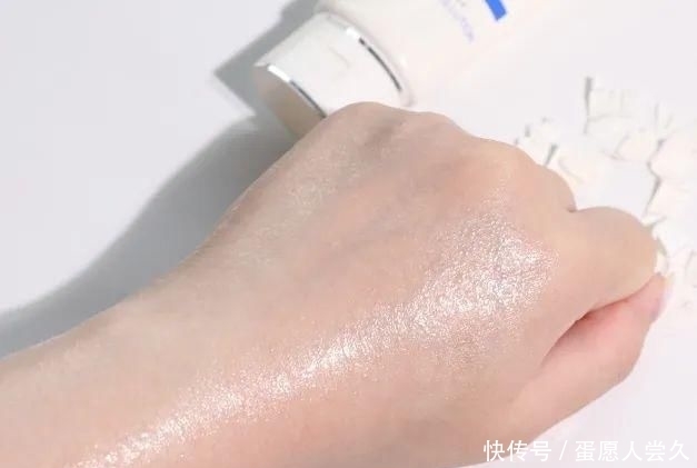  防晒|敢和安耐晒抢C位，这款防晒是吃了熊心豹子胆吗！