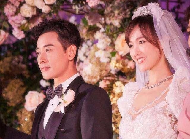  太粘人|唐嫣炫耀女儿太粘人, 哄睡之后放旁边，又钻到罗晋怀里要求被抱着