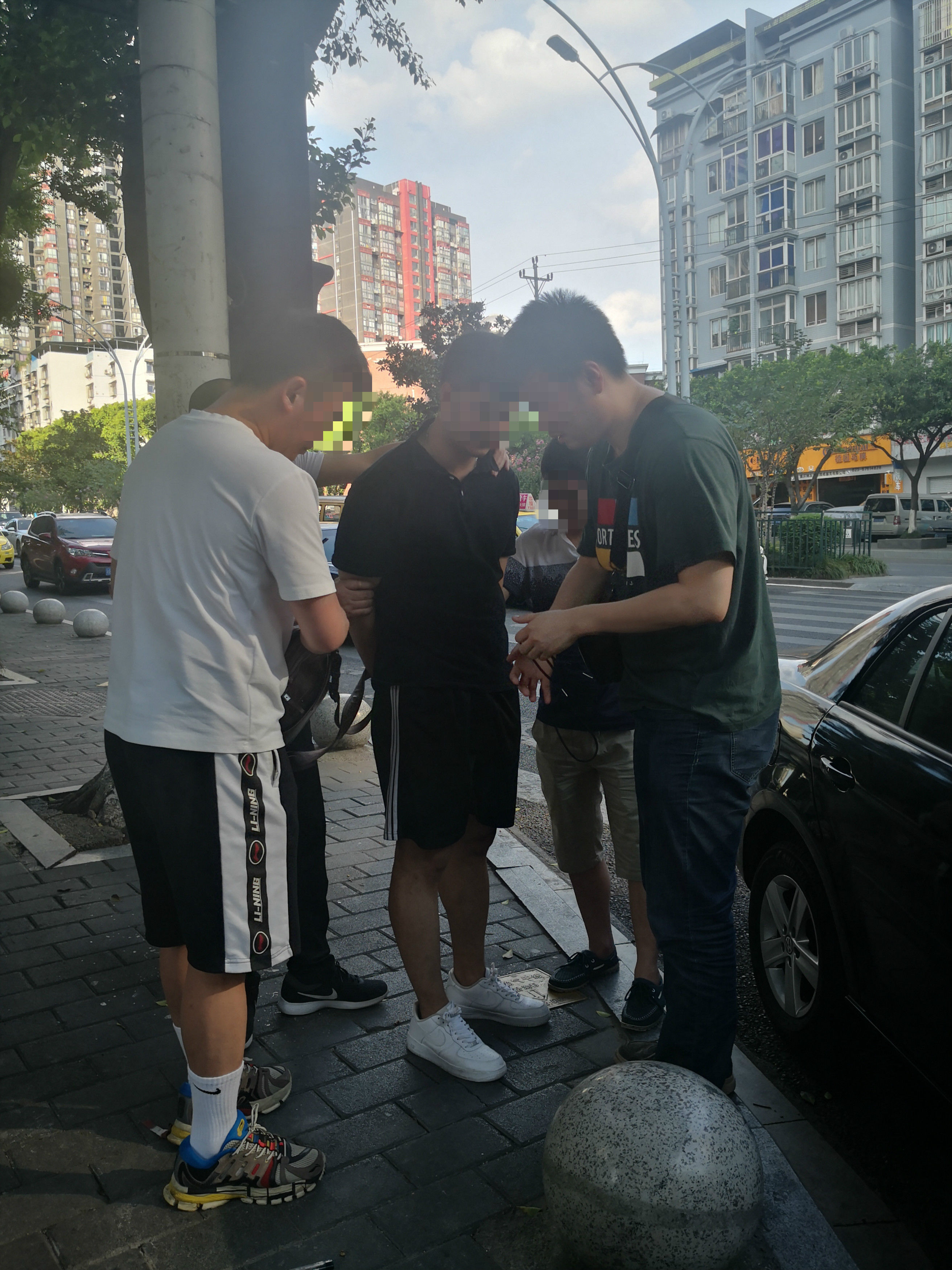 婴儿|暗访网络贩婴：“中介”两头骗，一个婴儿开价七八万