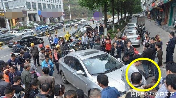  意外|私家车主遇到奇葩碰瓷招式，路人劝说无效，接下来的一幕让人意外