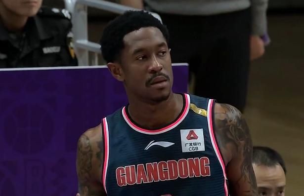  广东|他暂时无法出战！广东男篮亏了吗？杜锋被球迷调侃为“CBA影帝”