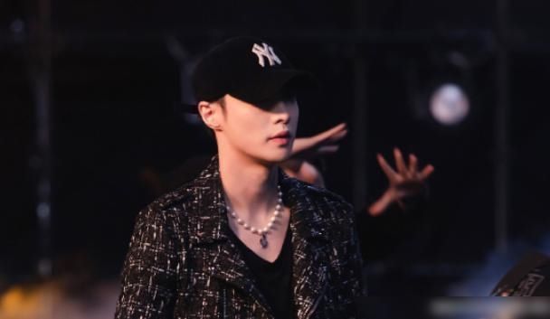  导演|《街舞3》导演称不再邀请张艺兴，说出原因后，网友：你行你上