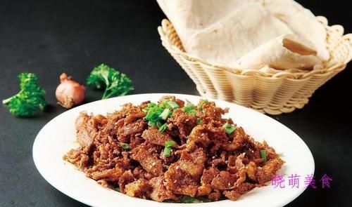 搅拌均匀|麻辣鱼片、泡椒猪脚、红烧咸鱼、孜然里脊的家常做法美味下饭