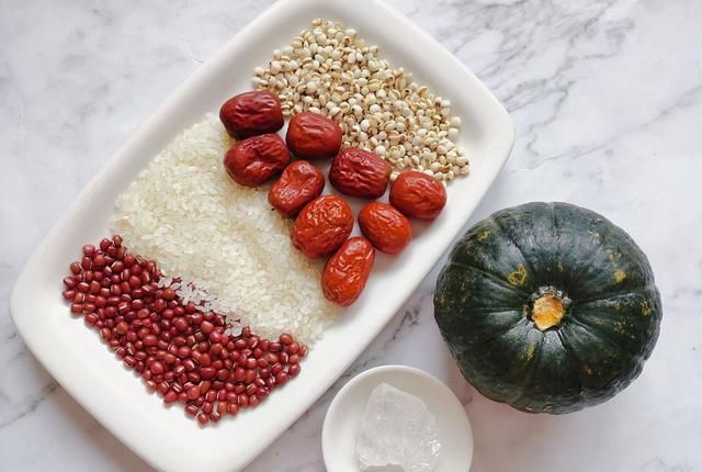  食材|秋后南瓜正当时，加入这4种食材一起煮，香甜软糯真好喝