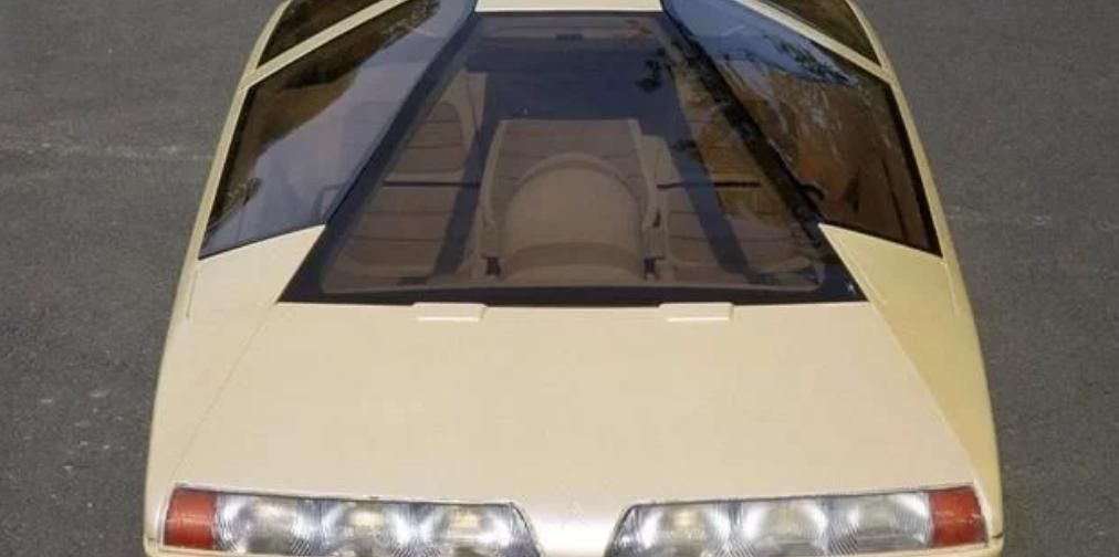  打造|雪佛兰打造“法国金字塔”，车顶尺寸不到A3纸，车玻璃围绕全身