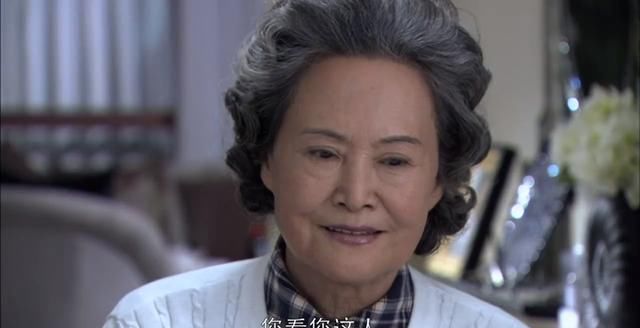  舞台姐妹|谢晋、《小花》导演张铮均用她出演主要角色，今80岁仍活跃影坛