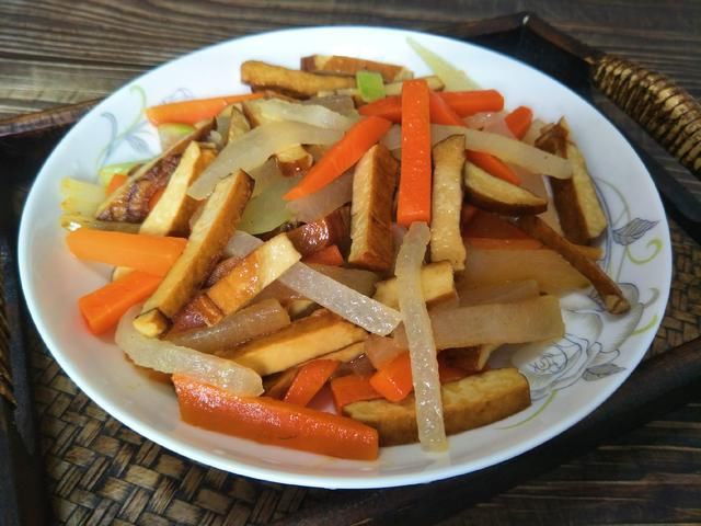 真香|冬瓜这样做太好吃了,加入2样配菜,?冬瓜清淡透明有营养,真香