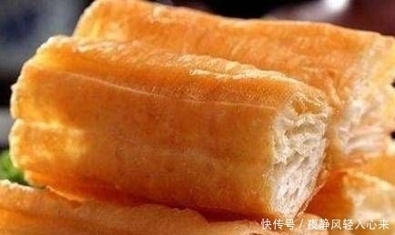 奶奶|奶奶有一个聪明的方法做油条不要煎或加水,香酥软脆特别好吃,简单零失败