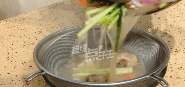 才能|清蒸鱼怎么做才能鲜嫩无腥味?不抹盐、不揭盖、不用碟子蒸!