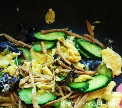 大肚子|黄瓜和它是天生一对,常吃清肠排毒,血管干净通畅,大肚子也平了