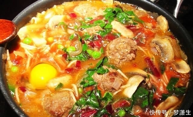  汤面|肉丸和面条一起做，原来这么好吃，我家一周吃5次，上桌汁都不剩