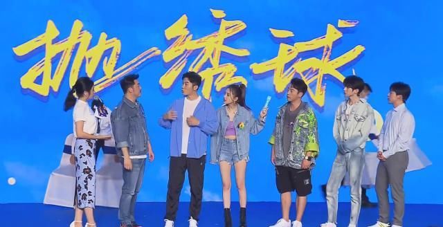  生图|跑男发布会没空调，所有嘉宾暴汗脱妆，看清baby生图：这谁敢信？