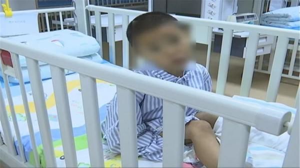  医院|惊！毒蛇溜进家，咬伤6岁孩子！这份自救常识能救命！