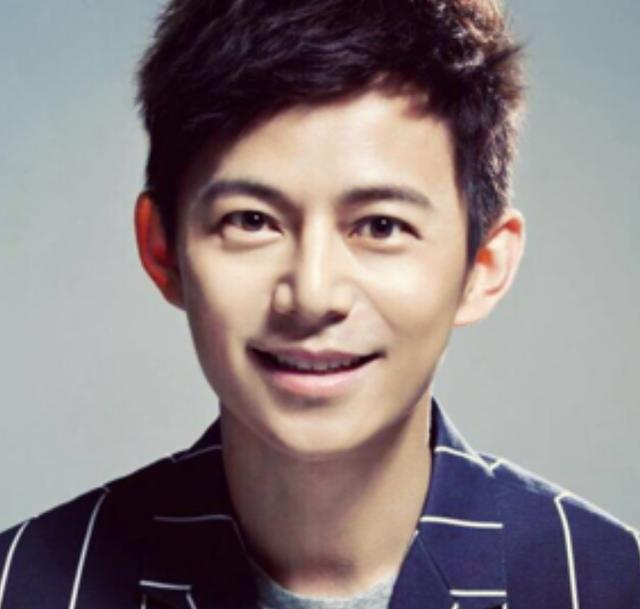 实至名归|圈内有资格被称“老师”的4位明星,何炅上榜,最后这位实至名归