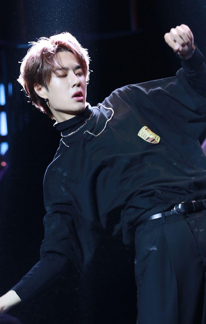 嘲笑|王一博故意说错英文发音,却被黑粉嘲笑!