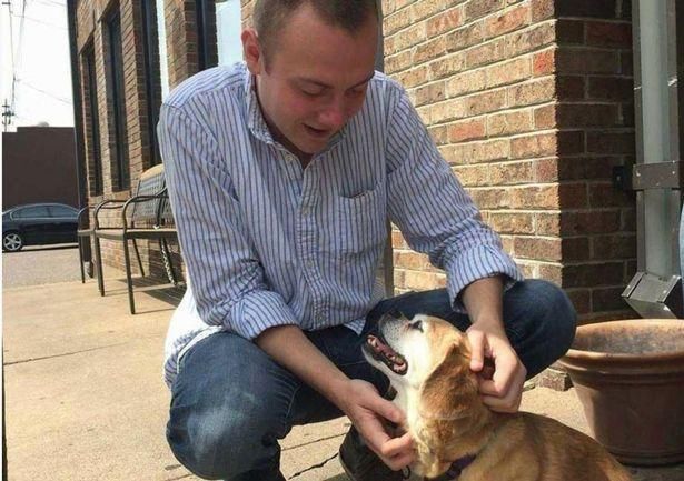  敲响|美国农夫家门被疯狂敲响，光脚女子全身是伤求帮助，结果你真猜不出来