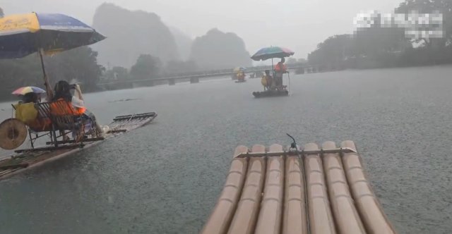 桂林突降暴雨：学校停课市区内涝，目前已解除橙色预警
