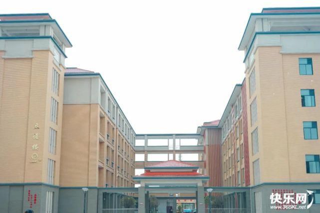  揭牌|你好，新校区！百年贵高新校区正式揭牌！