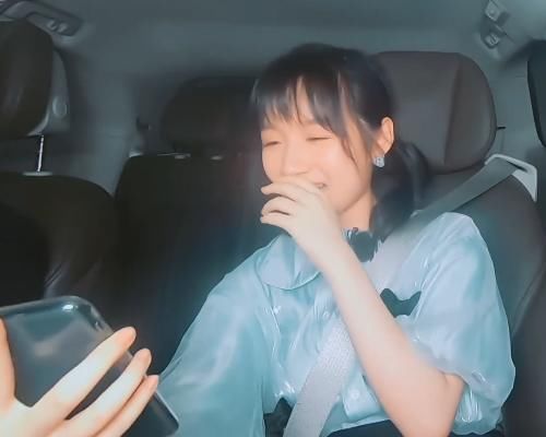  黄晓明|黄晓明说帮忙搬行李时，赵丽颖李浩菲反应不同，格局高下立见