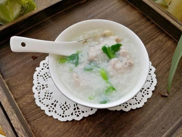 白粥|白粥太无味教你一款有肉有菜的粥,颜色好看又好喝