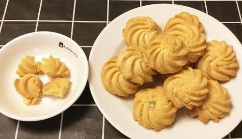 裱花袋|一碗面粉一个鸡蛋的曲奇饼干,不加黄油,一样入口即化酥掉渣