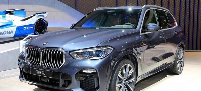 X5|宝马X5正在怼途锐，结果RX来了