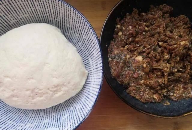  包子|蒸梅干菜包子，铺一层它，更清香，香味独特，滋味鲜美，开胃