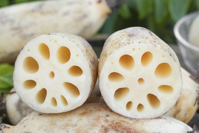  莲藕|同样是莲藕，七孔的和九孔的有什么区别？别买错了，不然不好吃