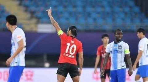  设限|中超梅西已出现，上港应为他重设限薪令，国足应想办法将其归化！