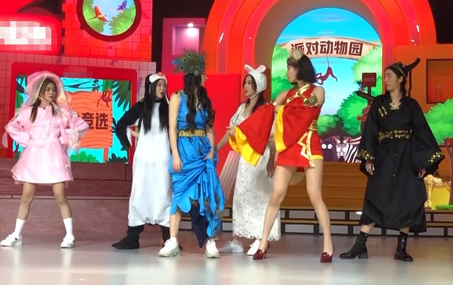  邀请来|THE9全员cos，许佳琪扮狐狸，喻言“蛇女”我没看错吧？