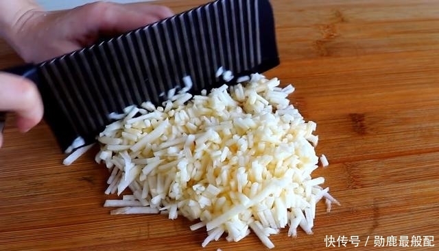 苹果|2个苹果,3根山药,教你最好吃做法,香甜软糯,比大鱼大肉都香