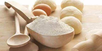  夏天|夏天面粉里容易生虫，磨坊老板教我这样做，面粉放一年都不结块