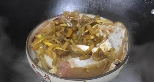  口水直流|这蒸菜最适合冷天吃，蒸一蒸就完事，鲜到口水直流，筷子不能停