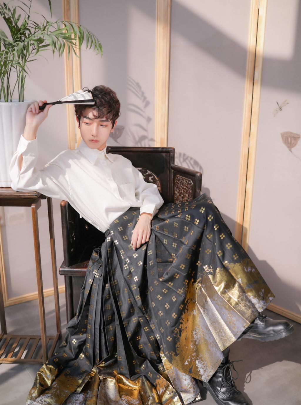 上半身|最近流行一种穿搭！上半身西装，下半身汉服！既帅气又撩人，爱了