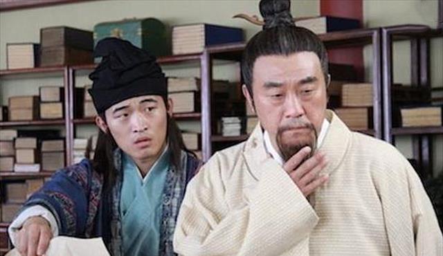 群臣|朱元璋大宴群臣,席间刘伯温看了一眼酒杯底部,顿时面色如土