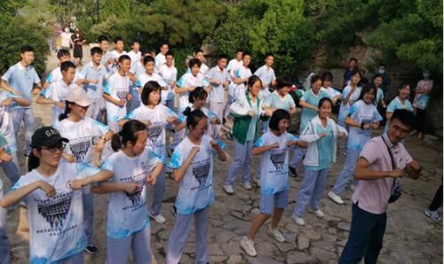 主题|东亭盛典: 辅仁学校“我是牧牛山的孩子”主题毕业仪式