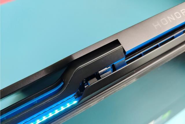 V700|游戏本杀出一匹黑马，荣耀猎人游戏本V700详细评测