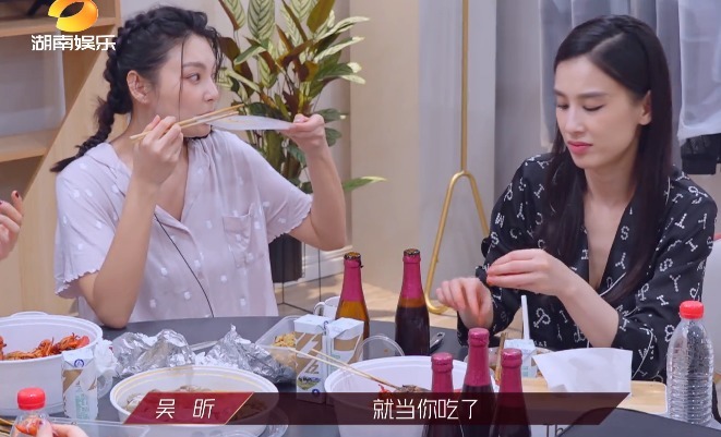  早已|对比李斯丹妮和郁可唯，丁当自身问题早已暴露