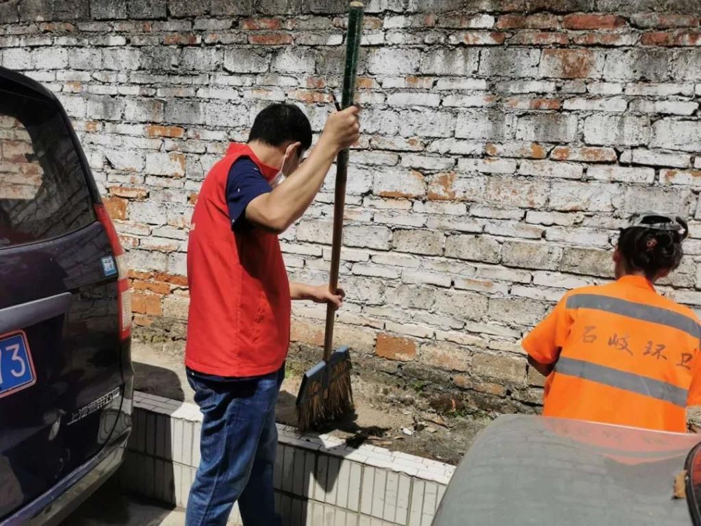 石岐|举手之劳显文明！石岐这群“志愿红”随手行动让文明如影随形~