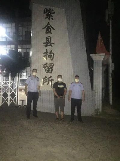  抓获|一男子因阻碍执行职务，被警方抓获