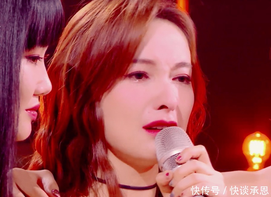  黄晓明|吴昕表演后潸然落泪，黄晓明暖心拿纸巾，一旁魏大勋表情引争议！