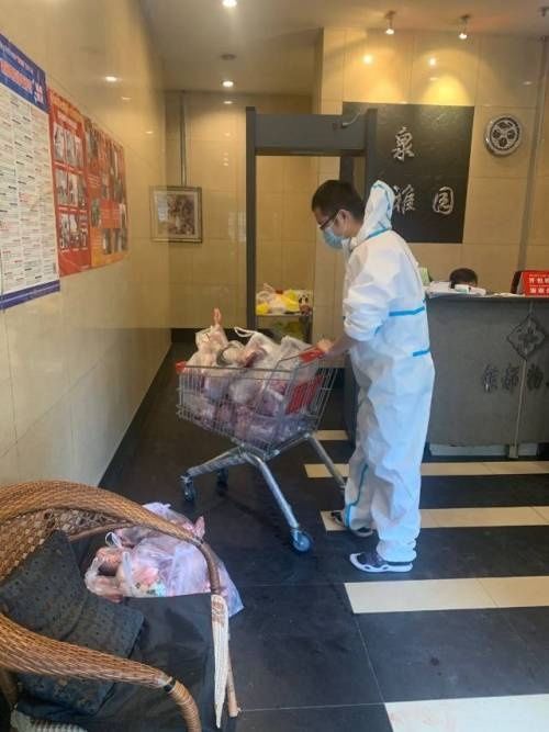 不容|来之不易 不容忘记