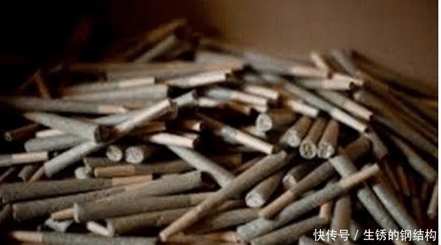割开|小偷偷了俩单车发现轮胎不对劲，割开轮胎后，却选择报警自首