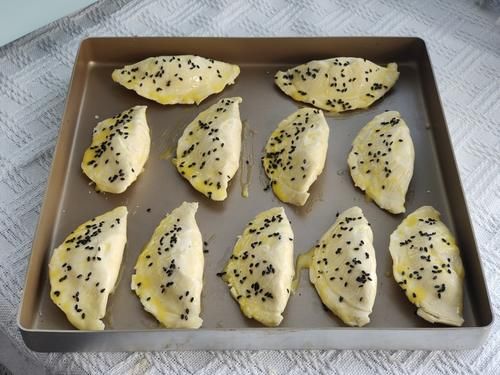 榴莲|芝士榴莲酥这么做,臭香的美味停不了口,要不要来一块的呢?