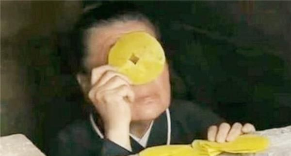 残忍|“瓦罐坟”到底有多残忍?子女把老人送进坟墓,每送一餐就填一块砖